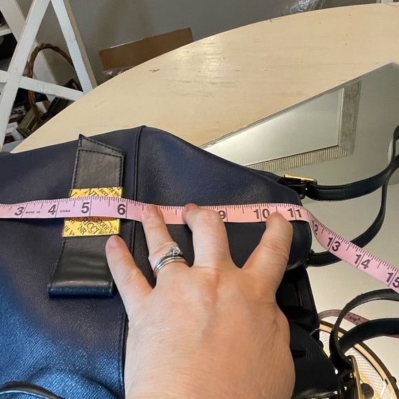 Gorgeous navy Nina Ricci bucket bag - Picture 16 of 16